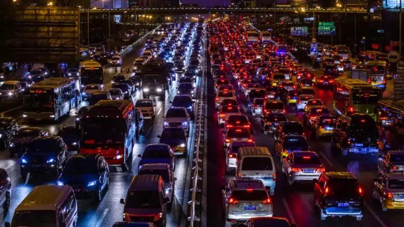 12 Gün Süren Trafik Felaketi: Tarihin En Büyük Sıkışıklığı