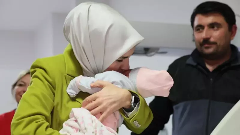2026 Yılının İlk Bebekleri Ankara'da Dünyaya Geldi, Bakan Göktaş Ziyaret Etti