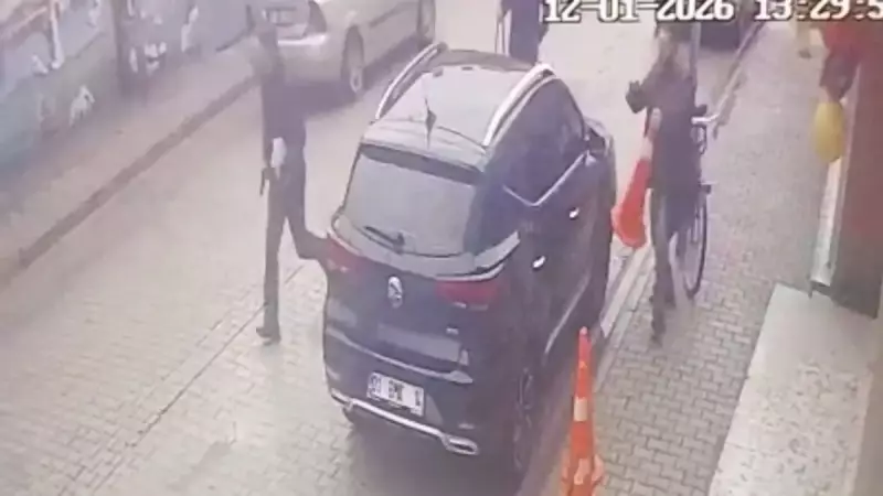 Adana'da Okul Önünde Silahlı Saldırı: Öğretmen Ölümden Döndü