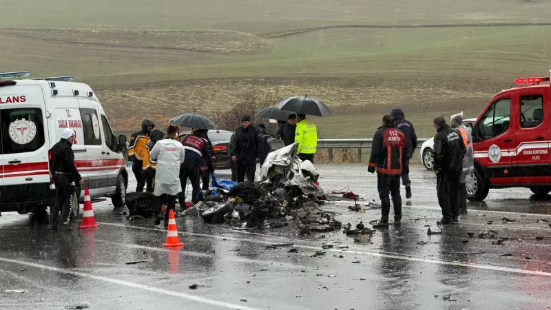 Adıyaman'da Feci Kaza: Otobüs Otomobili Ezip Geçti, 3 Can Gitti