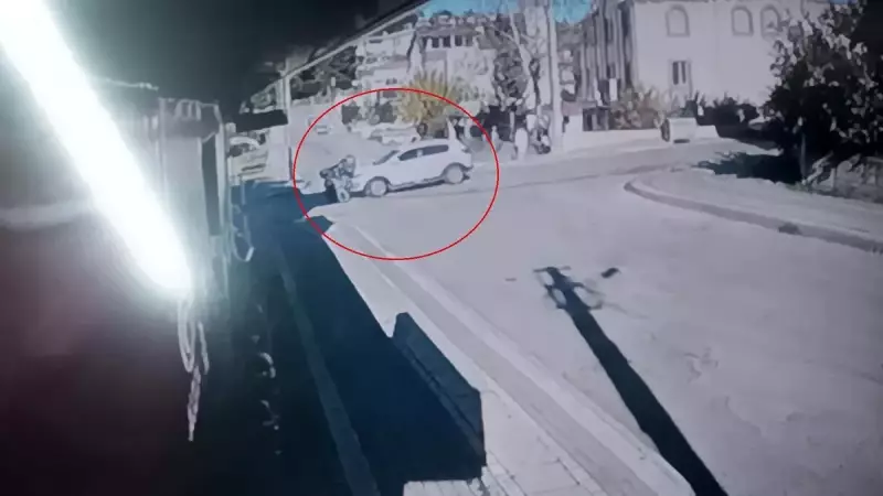 Antalya'da Kontrolsüz Geçiş Kazaya Yol Açtı: Motosikletliye Çarpıldı!