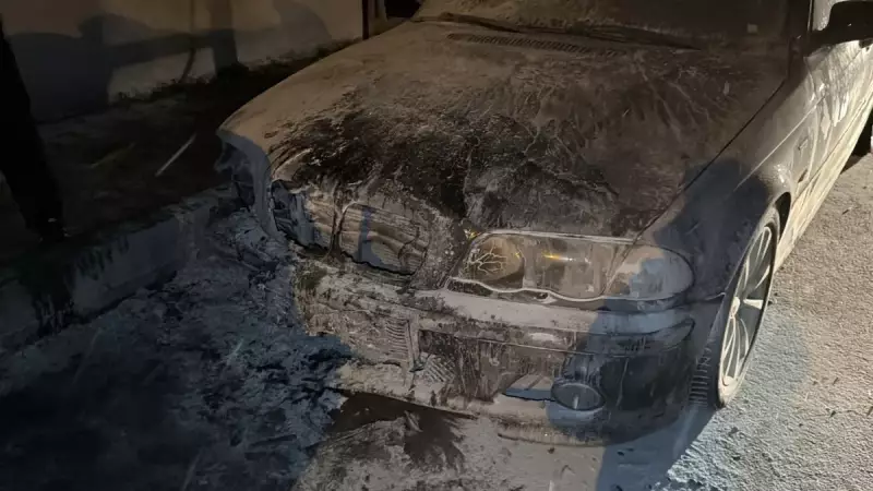 Arnavutköy'de Park Eden Araç Alev Aldı: 2 Araç Kullanılamaz Hale Geldi