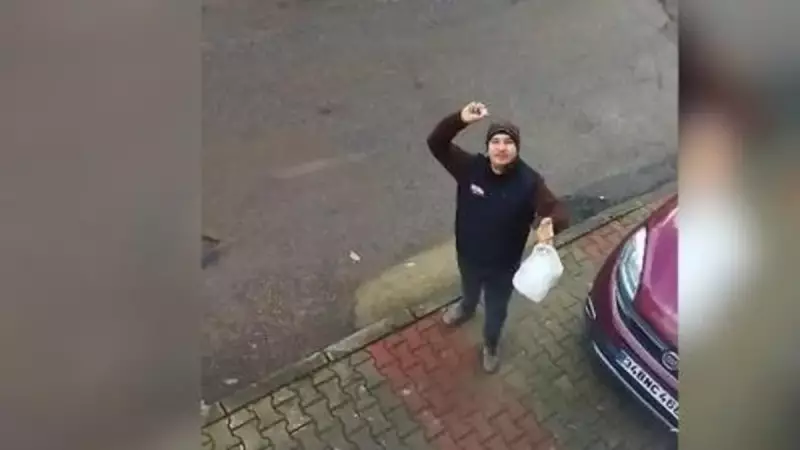 Baba Beykoz'dan Tuzla'ya Poşetle Kar Taşıdı: Oğluna Sürpriz Yaptı