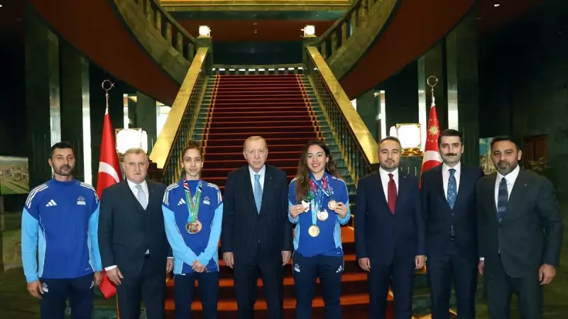 Başkan Erdoğan, Dünya ve Avrupa Şampiyonu İLBANK'lı Tekvandocuları Kabul Etti