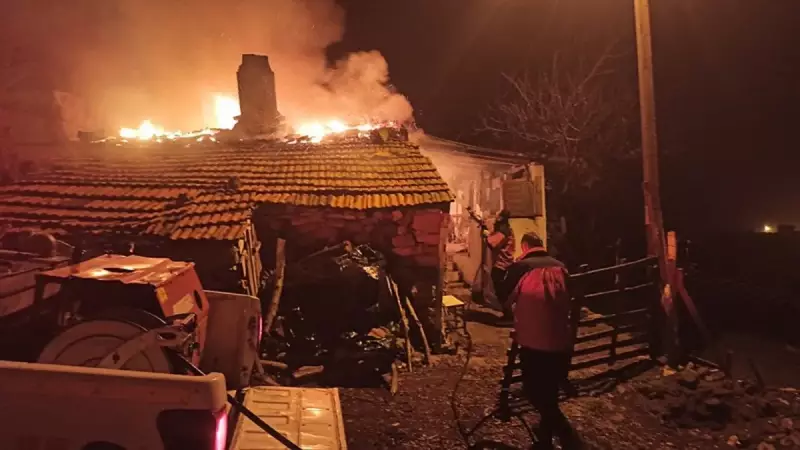 Balıkesir'de Sobadan Sıçrayan Kıvılcım Ev Yangınına Neden Oldu: 1 Yaralı