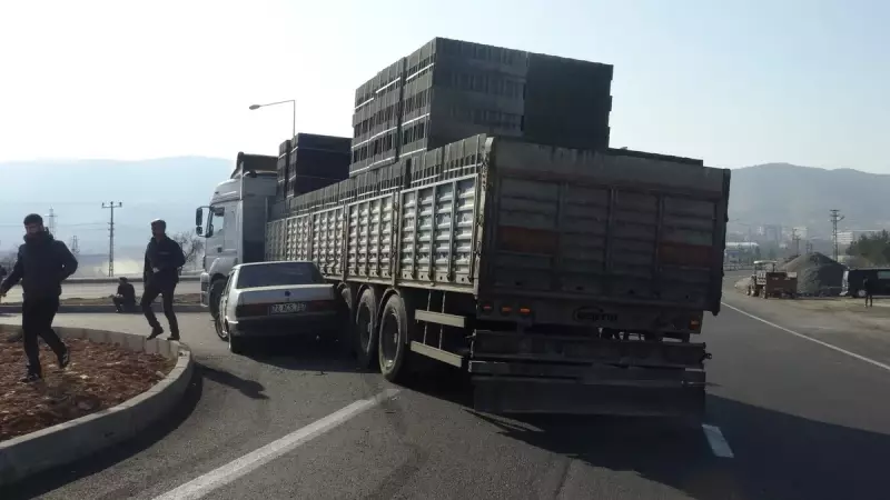 Batman'da TIR'ın Altında Kalan Otomobilde Sürücü Mucizevi Şekilde Kurtuldu