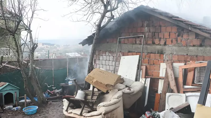 Beykoz'da Kömürlük Yangını Gecekondulara Sıçradı: İtfaiye Müdahalesi