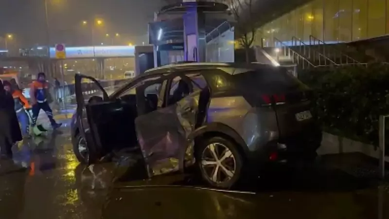 Beylikdüzü'nde D-100'de Zincirleme Kaza: 2 Yaralı