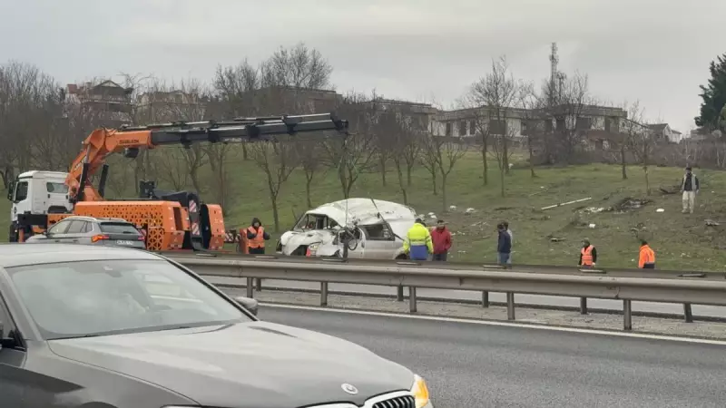 Büyükçekmece TEM Otoyolu'nda Feci Kaza: 2 Araç Takla Attı, 5 Yaralı