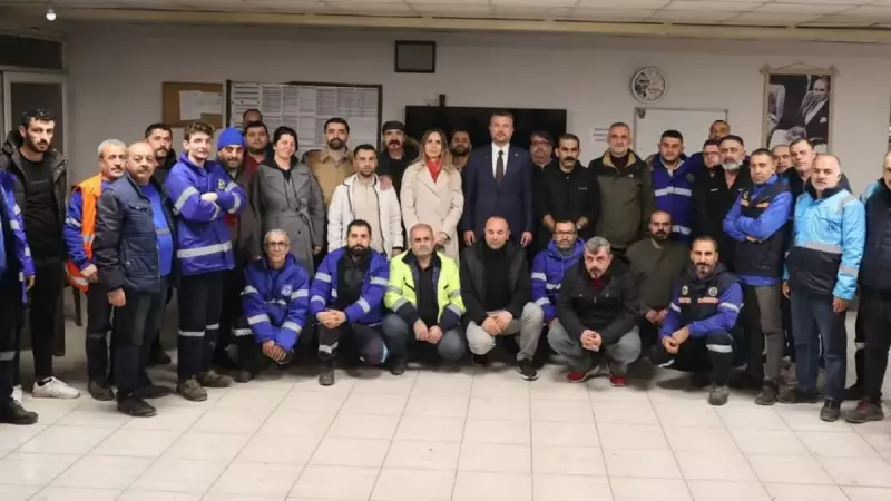 CHP'li Başkan Tatildeyken İşçiler İsyan Etti: SABAH'ın Manşetiyle Döndü