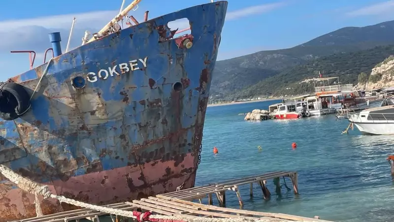 Demircili'nde Çevre Felaketi: Hurda Gemi Denizde Parçalandı!
