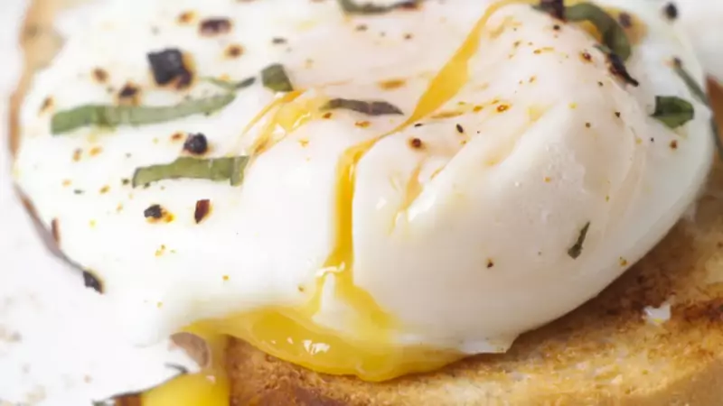 Endokrinologdan Yaşlanma Karşıtı Beslenme Tavsiyesi: Bu Gıdaları Mutlaka Tüketin!