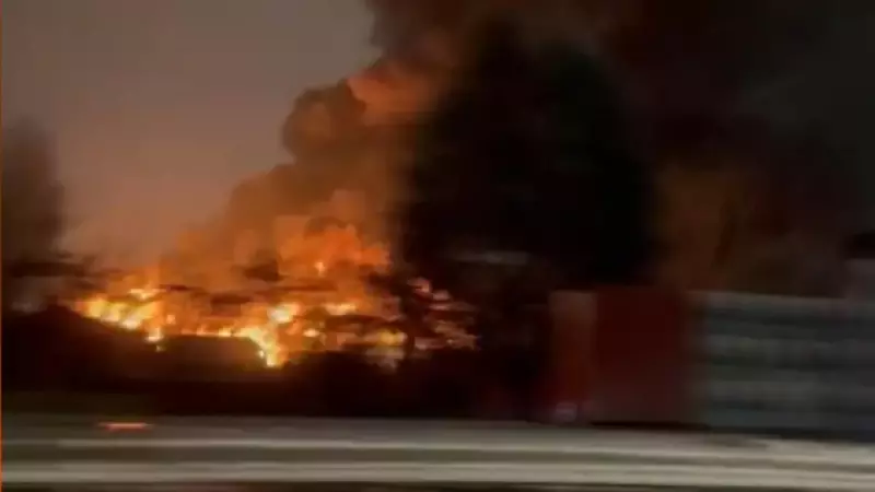 Esenyurt'ta Fabrika Yangını: Çok Sayıda İtfaiye Ekibi Müdahalede