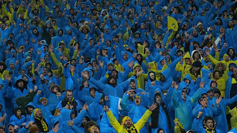 Fenerbahçe'nin Süper Kupa Yağmurlukları Kaça Mal Oldu? Maliyet Ortaya Çıktı!