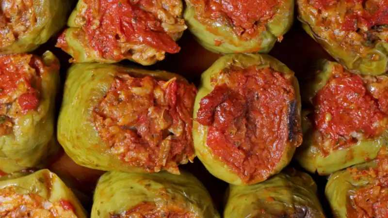Fırında Biber Dolması Tarifi: Tencerede Pişenleri Unutturacak Lezzet