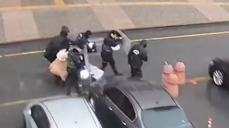 Fırtınada Bebeğini Koruyan Polislerin Kalkan Olduğu Anne Duygularını Anlattı