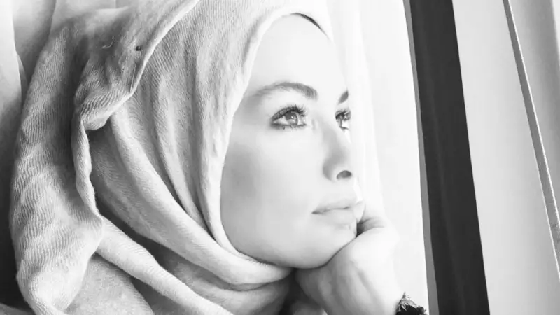 Gamze Özçelik'ten Romantik Avustralya Paylaşımı: 'Beyimin Memleketi'