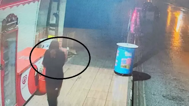 Hatay'da Tekel Bayisinde Akılalmaz Hırsızlık: Güvenlik Kamerasına Böyle Yakalandılar!