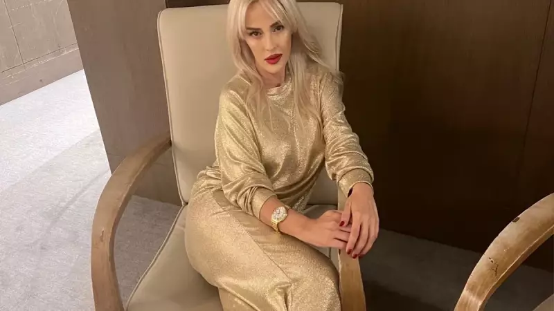 Helin Avşar 49 Yaşında Kas Şovu Yaptı! Sosyal Medyayı Salladı