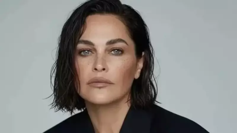 Hülya Avşar Teniste: 'Siz Görmüyorsunuz Ama Oynuyorum' Dedi