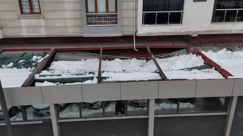 Karabük'te Yoğun Kar Market Çatısını Çökertti: Görüntüler Drone ile Kaydedildi