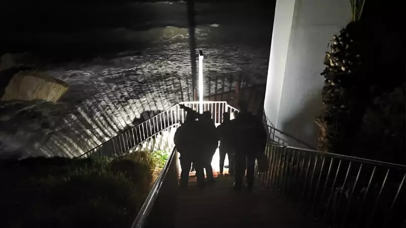 Kuşadası'nda Fırtına Faciası: 3 İşçi Denize Düştü, 1 Ölü