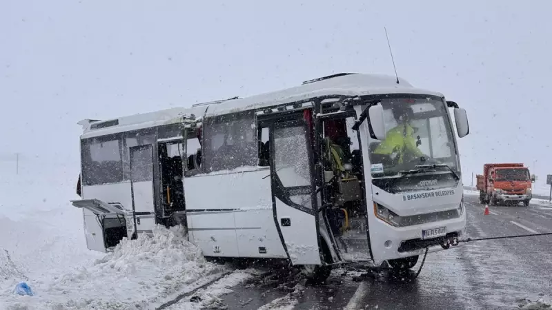 Malatya'ya Cenaze Götüren Midibüs Kayseri'de Devrildi: 22 Yaralı