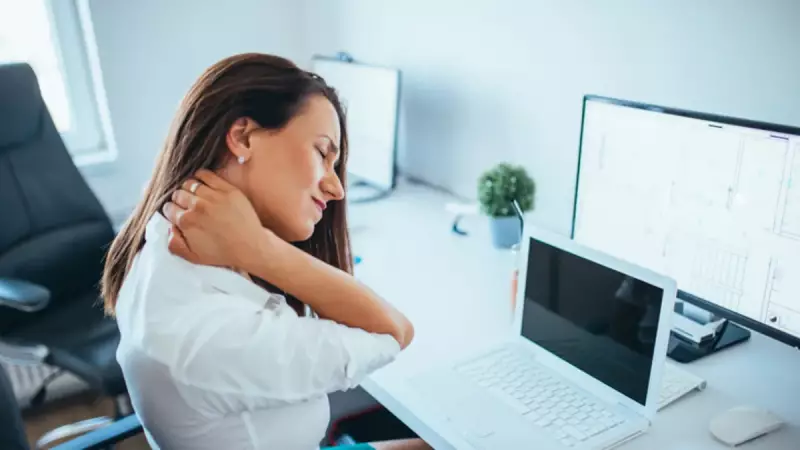 Masa Başı Çalışanlar Dikkat! Yanlış Duruş Solunumu Bile Etkiliyor