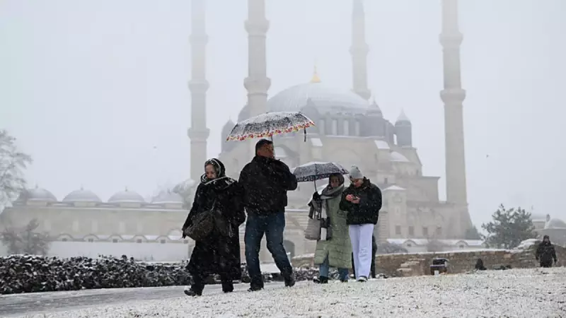 Meteoroloji Uyardı: İstanbul'a Kar Geliyor! 60 İl Beyaza Bürünecek