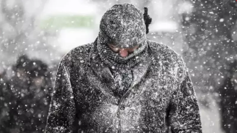 Meteoroloji'den 52 İl İçin Kar Alarmı: İstanbul, Ankara ve İzmir'de Beyaz Esaret Geliyor!