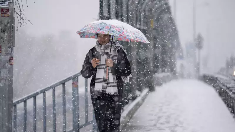 Meteoroloji'den İstanbul'a Kar Uyarısı: Sıcaklıklar 10 Derece Düşecek!
