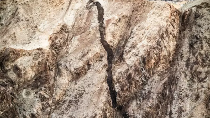 Milyonlarca Yıllık Gizem: Kayaları Yiyen Yeraltı Kolonisi Keşfedildi