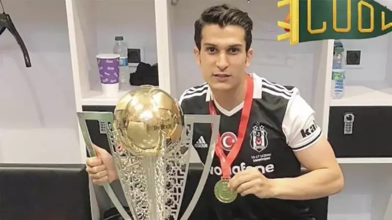 Necip Uysal, 22 Yıllık Beşiktaş Kariyerini Noktaladı: 'Bir Parça Nezaket Yeterdi'
