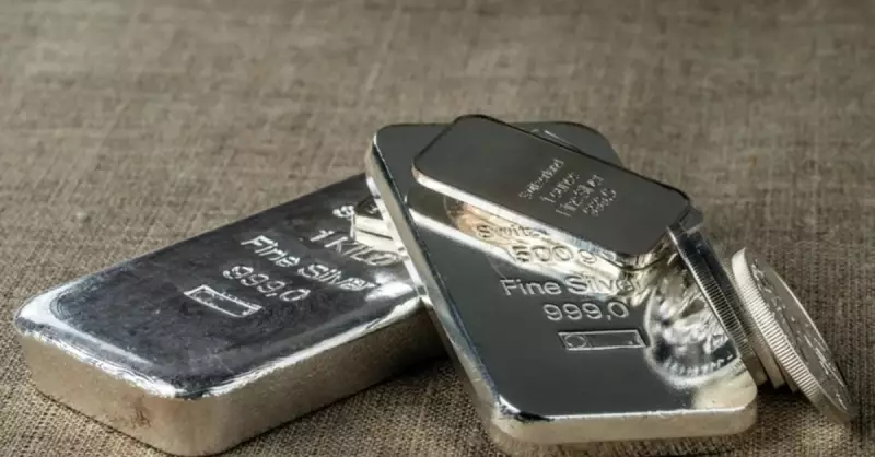 İngiliz Bankacılık Devi Gümüş İçin Pozitif Tahmin Yaptı: 2025 Hedefi Açıklandı