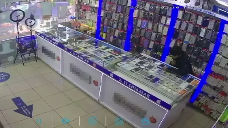Pendik'te Kova ve Vileda ile Hırsızlık: 283 Bin TL'lik Telefonlar Çalındı