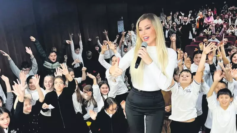 Petek Dinçöz Edirne'de Okul Ziyareti: Miniklerle Şarkı Söyledi, Soruları Yanıtladı