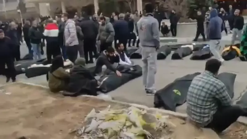 İran'da Şiddetli Protestolar: Ceset Torbaları Hastane Bahçesine Taştı