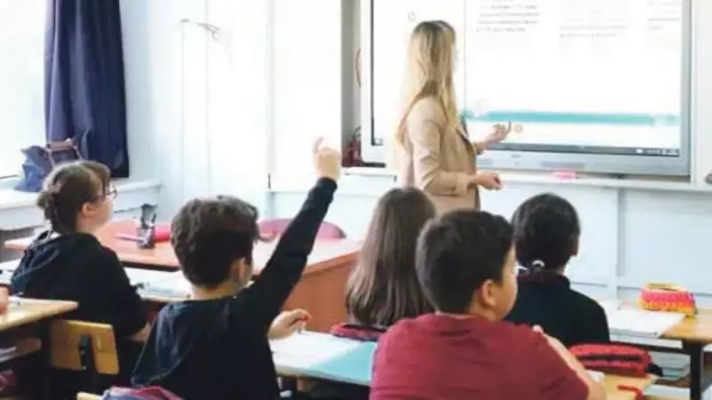 Öğretmenlikte Kariyer Basamakları İçin 12 Yıl Şartı Getirildi