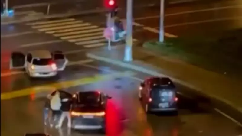 Samsun'da Trafik Magandaları: Kazadan Sonra Bıçaklı Saldırı ve Polis Aracına Zarar