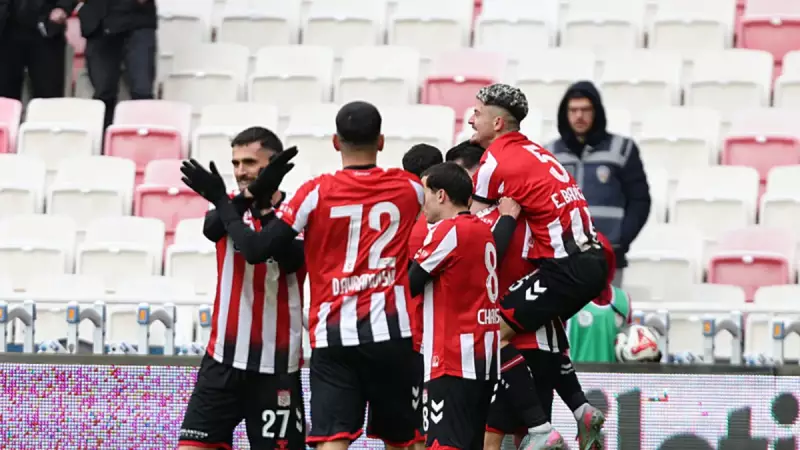 Sivasspor, Bandırmaspor'u 2-0 Mağlup Ederek Ligi 25 Puanla Kapattı