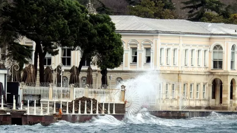 İstanbul'da Hafta Sonu Fırtına ve Şiddetli Yağış Uyarısı: 90 km/sa Rüzgar