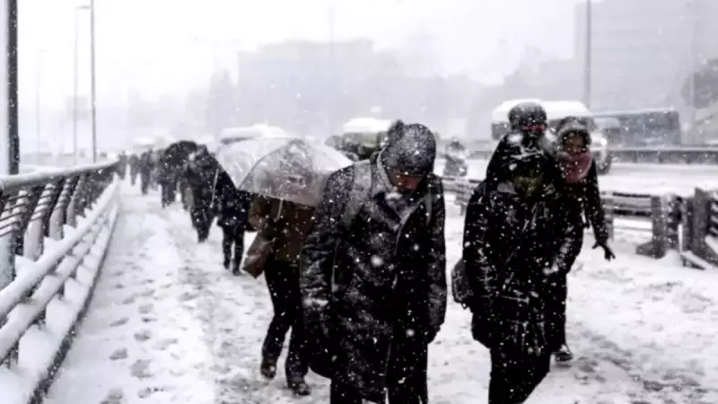 İstanbul'da Kar Uyarısı: Sıcaklık 5-8 Derece Düşecek