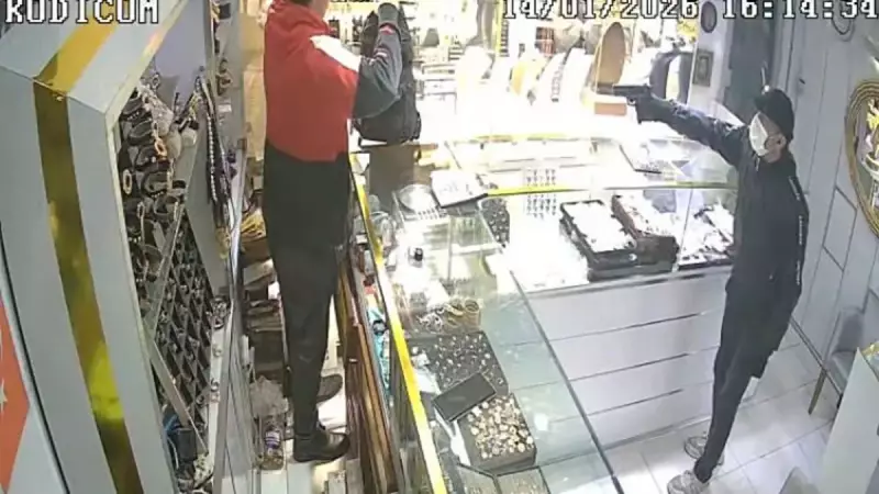 İstanbul'da Kuyumcu Soygunu: 1 Dakikada 3 Milyon Liralık Altın Çalındı