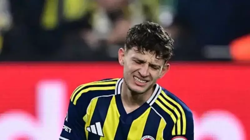 Szymanski Fenerbahçe'den Ayrılıyor: Rennes'e Transfer Yakın