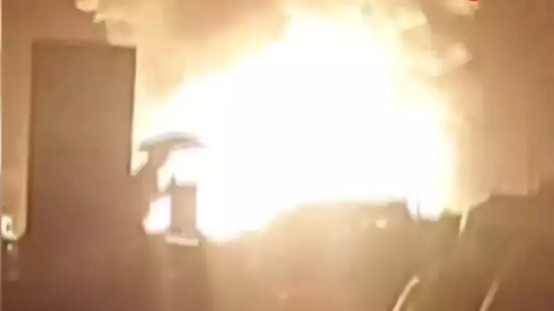 İtalya'da Otoyol Faciası: Yakıt Tankeri Alev Topuna Döndü, Camlar Parçalandı