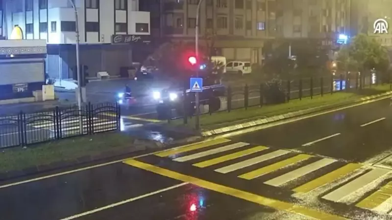 Trabzon'da Ehliyetsiz Sürücünün Çaldığı Araçla Kaza: 1 Ölü