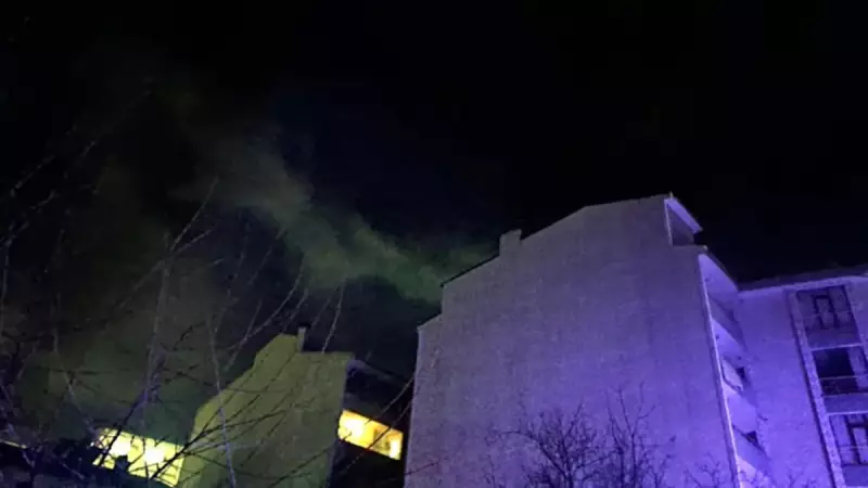 Van'da Apartman Yangını: 15 Kişi Dumandan Etkilendi, Hastaneye Kaldırıldı