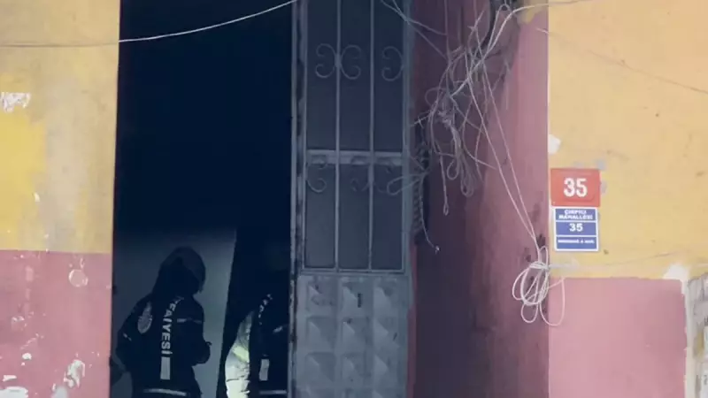 Zeytinburnu'nda Elektrik Panosu Yangını: 9 Kişi Dumandan Etkilendi