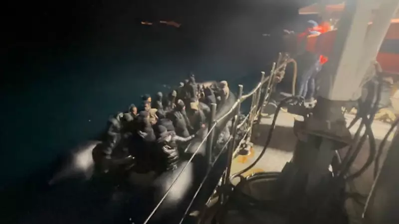 İzmir'de 2 Ayrı Operasyonda 74 Düzensiz Göçmen Yakalandı