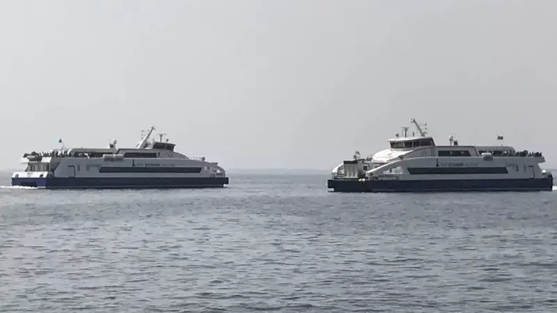 İzmir'de Arabalı Feribot ve Vapur Seferleri Yeniden Başladı